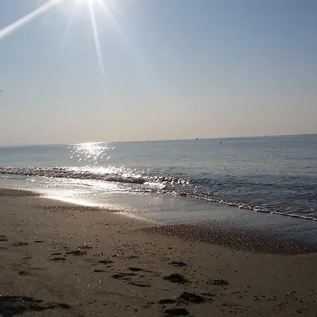 別荘 Mansarda A Due Passi Dal Mare *
